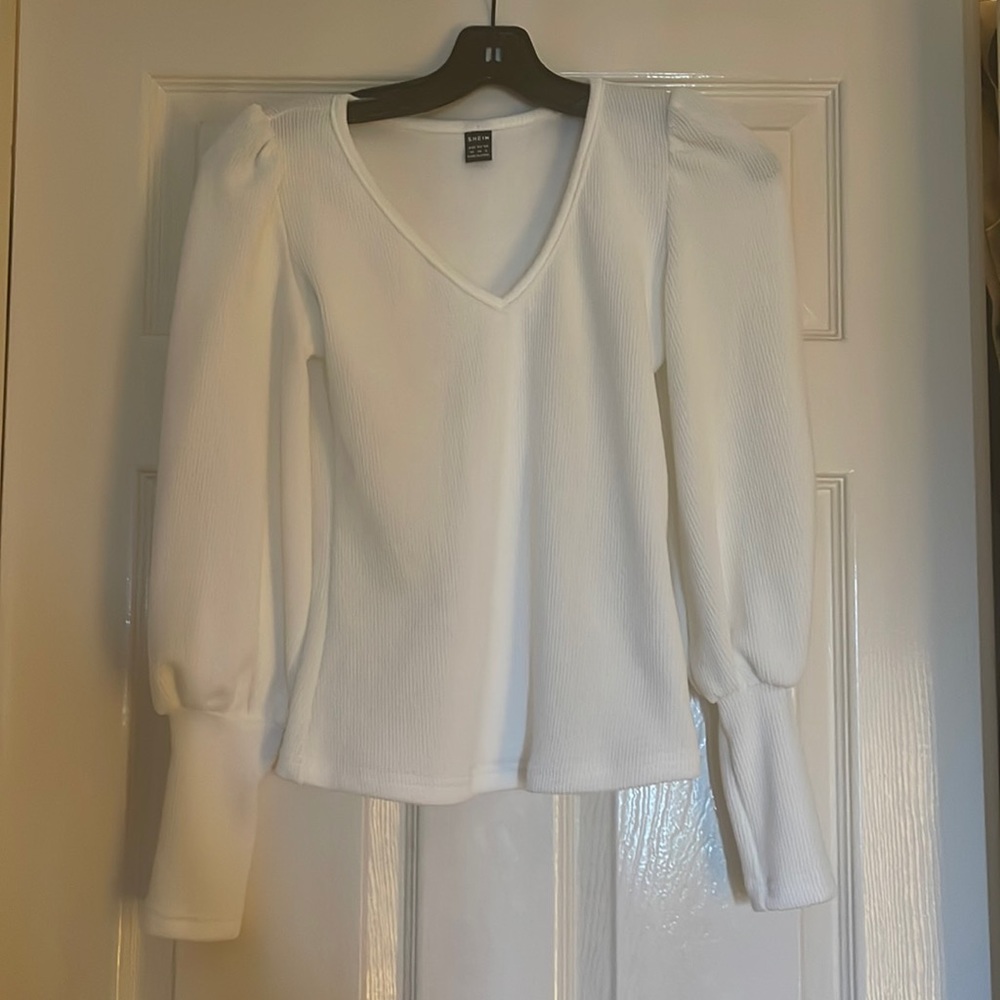 White puffy sleeve sweater
